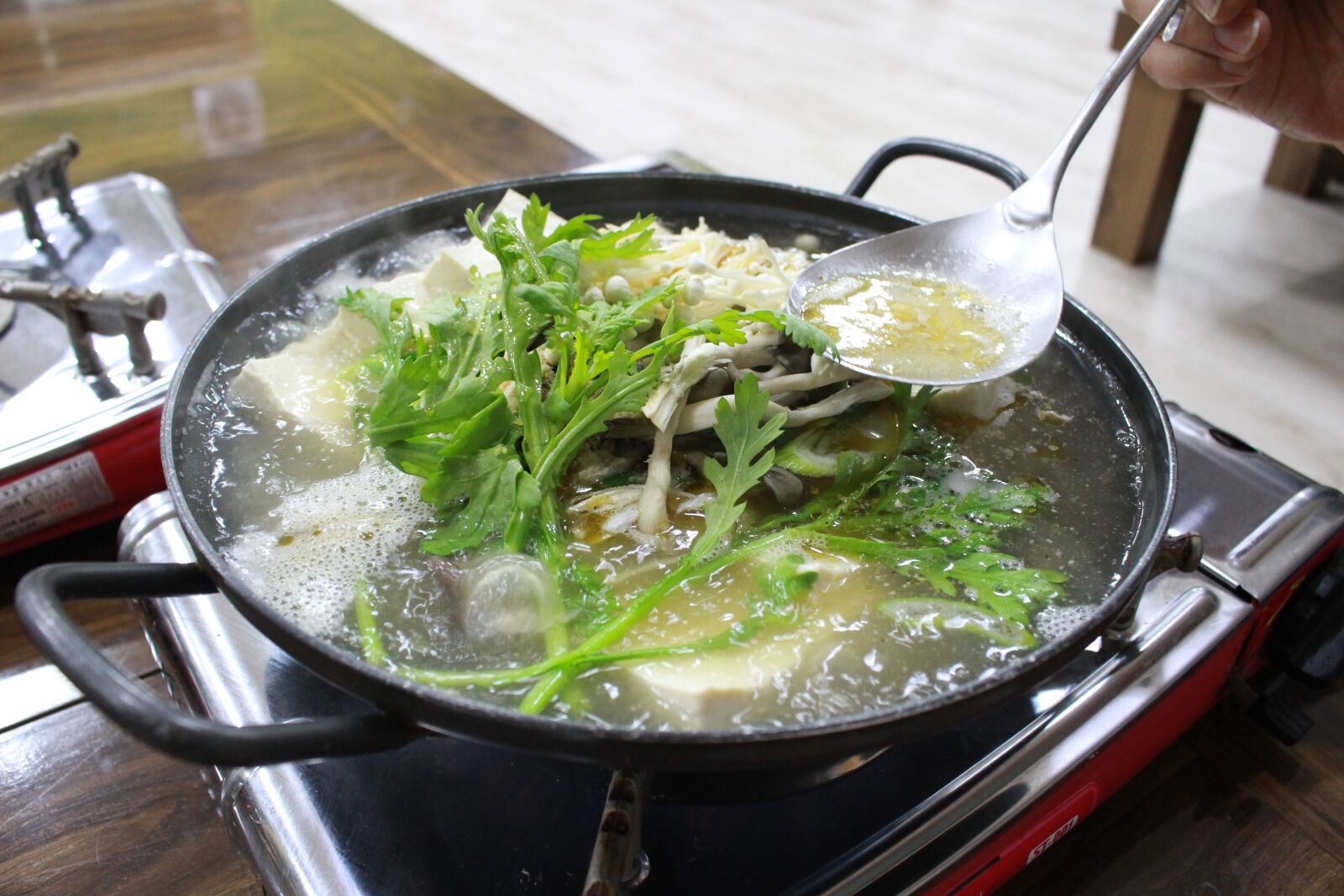 Canon EOS 100D (EOS Rebel SL1 / EOS Kiss X7) sample photo. Korean, tofu pot, bob photography