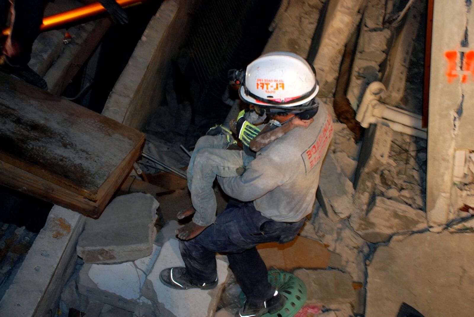 Nikon D80 sample photo. Urban, search, rescue, team photography