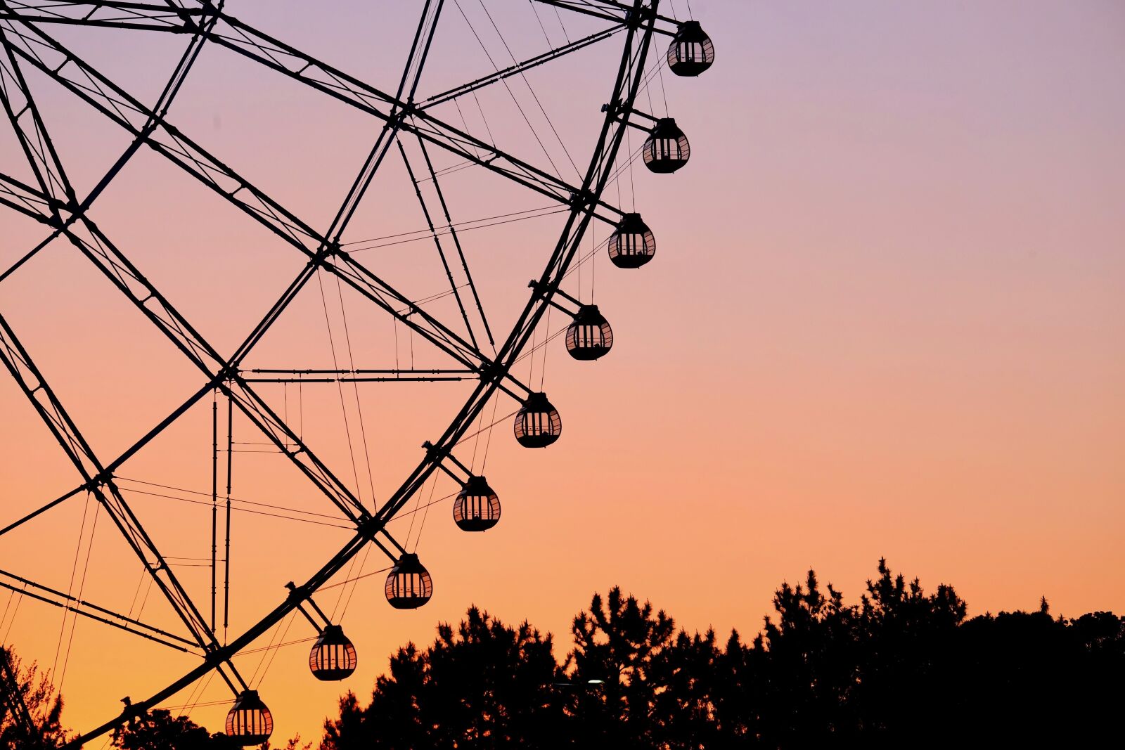 Fujifilm XF 55-200mm F3.5-4.8 R LM OIS sample photo. Ferris wheel, park, sunset photography