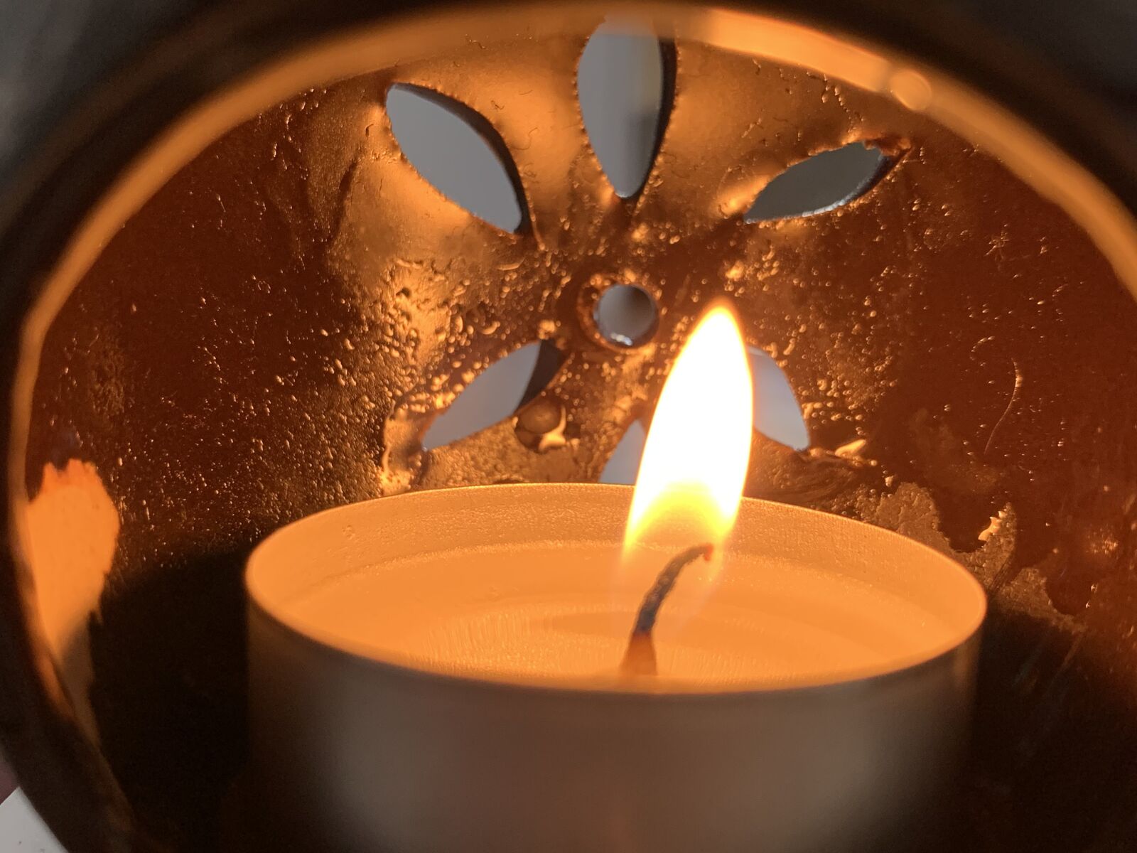 iPhone XS Max back dual camera 4.25mm f/1.8 sample photo. Candle, fire, flame photography