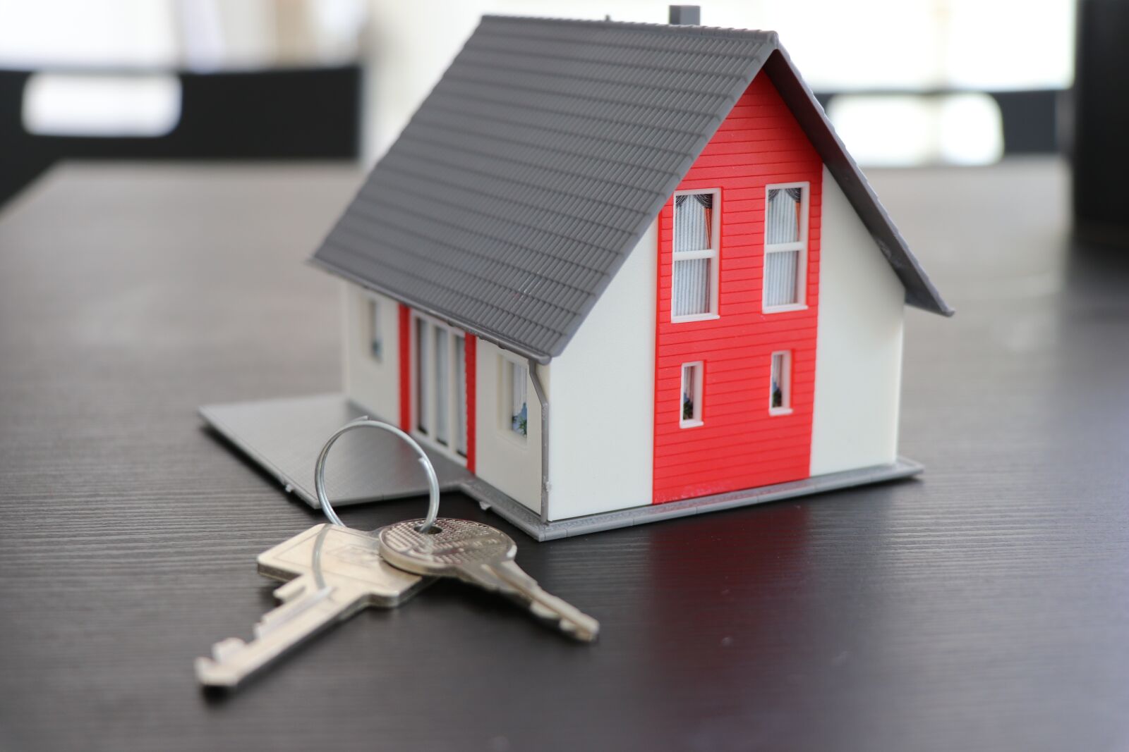 Canon EF-S 18-135mm F3.5-5.6 IS USM sample photo. House, key, real estate photography