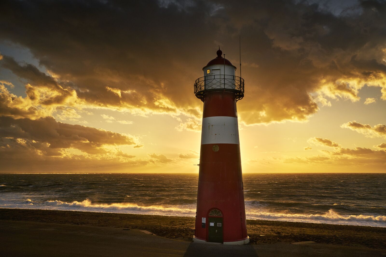 Sony FE 24-70mm F2.8 GM sample photo. Lighthouse, lights up, beach photography