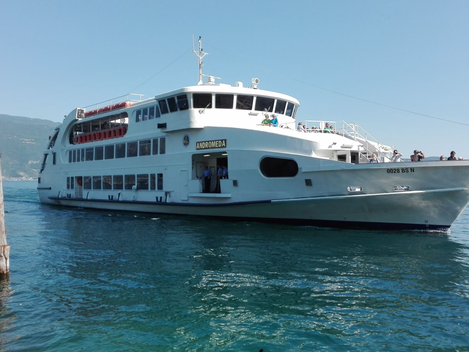 HUAWEI P8 Lite sample photo. Ship on the lake photography
