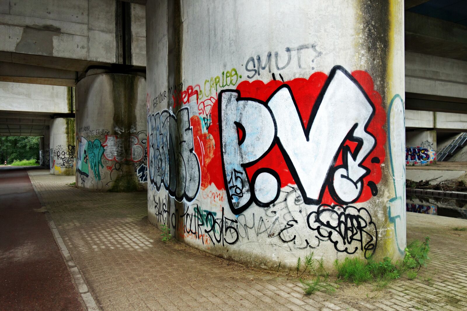 Sony Cyber-shot DSC-RX100 sample photo. Graffiti, text, urban photography