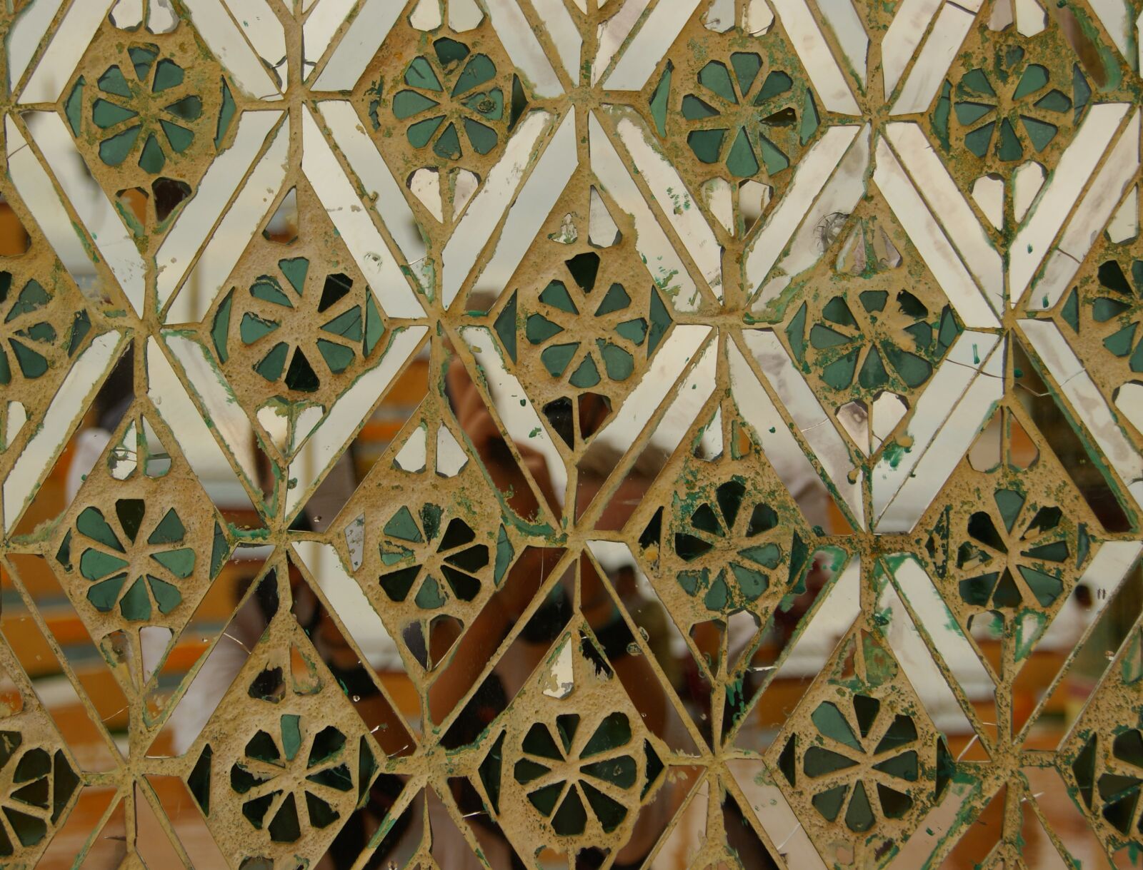 Sony Alpha DSLR-A230 sample photo. Pattern, kaleidoscope, mirror photography