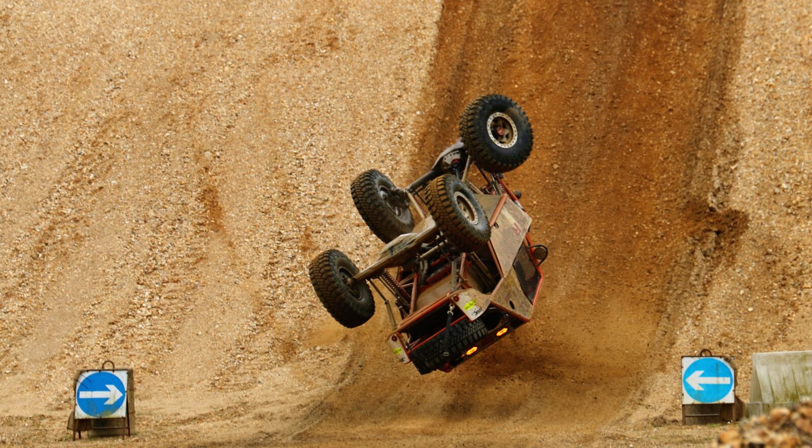 Canon EF 70-300mm F4-5.6L IS USM sample photo. Roll, crash, offroad photography
