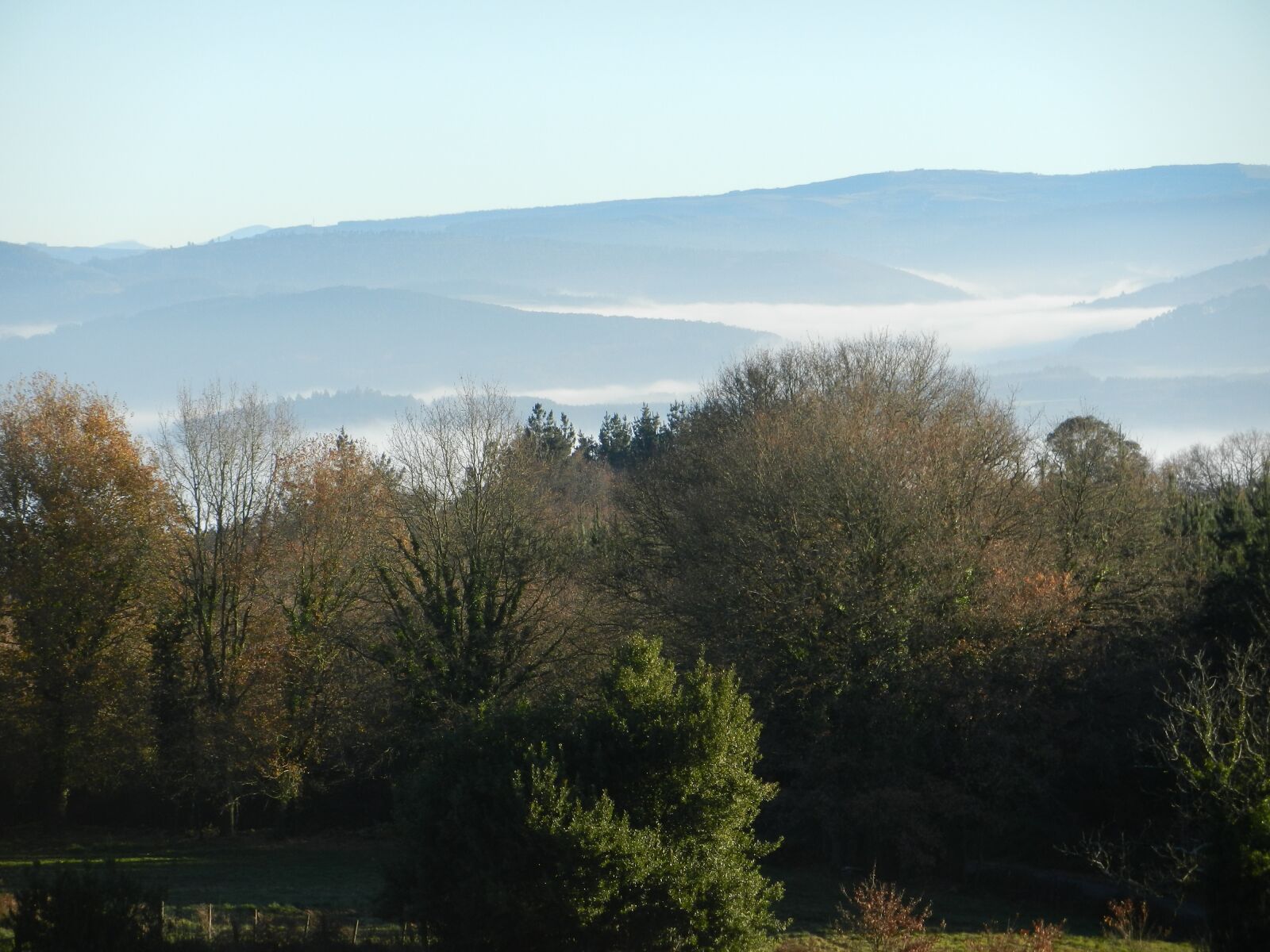 Nikon Coolpix S9100 sample photo. Mountains, fog, nature photography