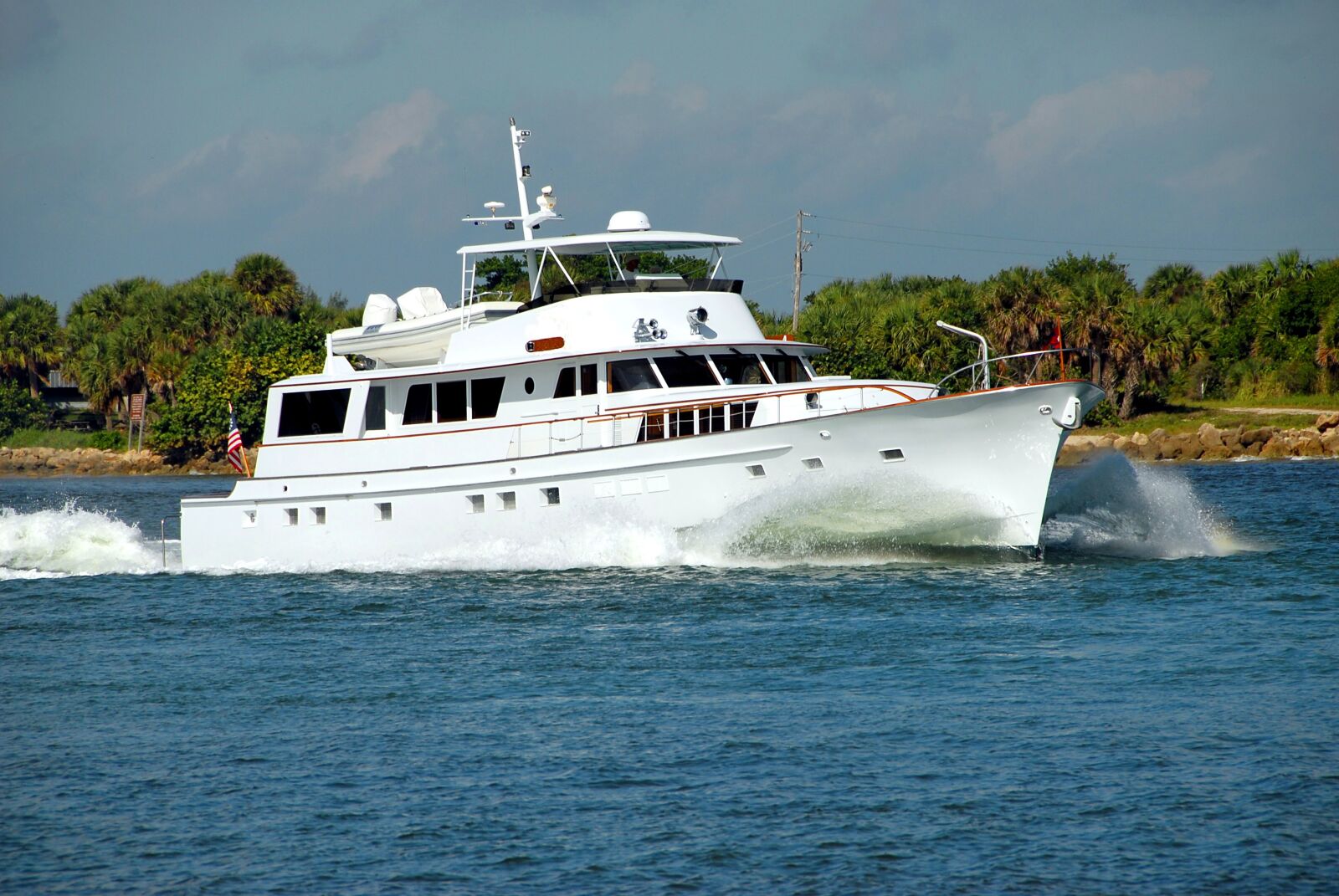 Nikon D200 sample photo. Luxury yacht, boat, river photography