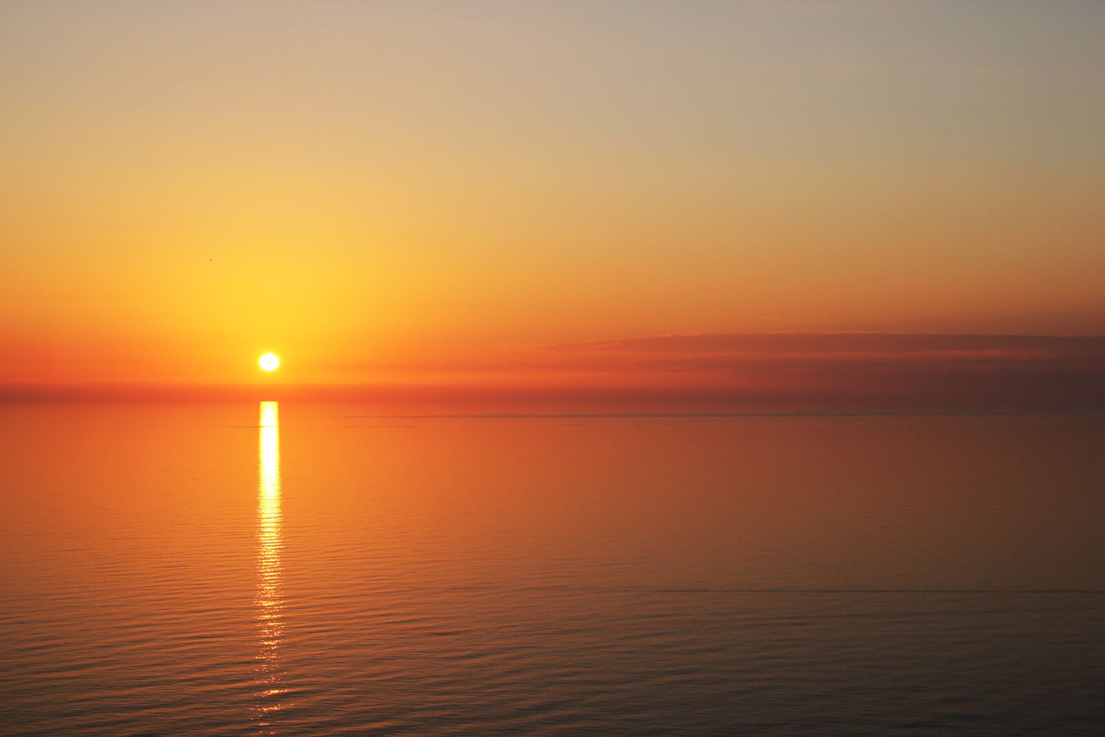 Canon EOS 550D (EOS Rebel T2i / EOS Kiss X4) sample photo. Sunset, beach, nature photography