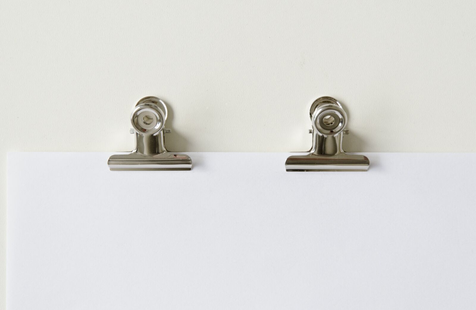Nikon D5100 sample photo. Clips, black, paper photography