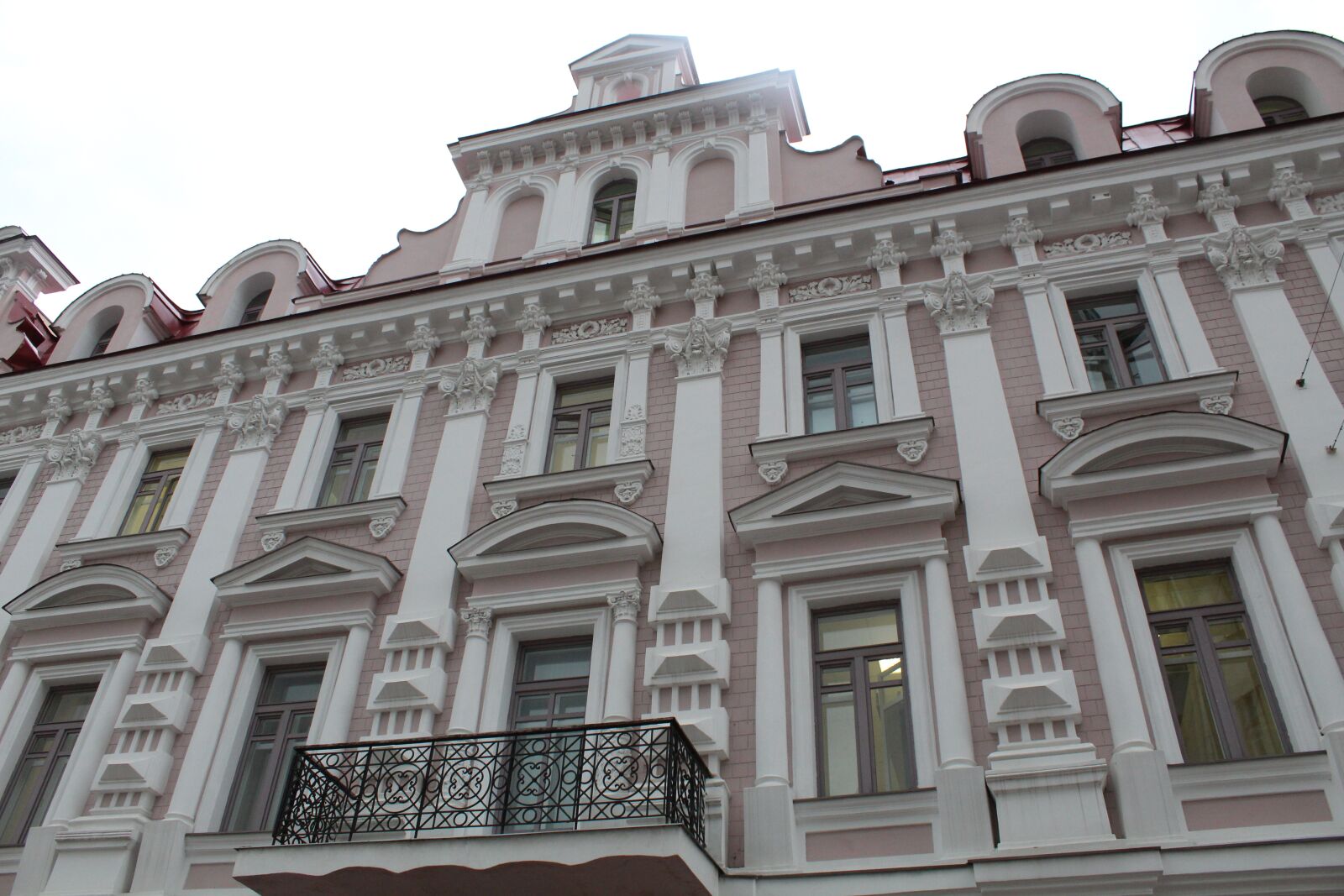 Canon EOS 1300D (EOS Rebel T6 / EOS Kiss X80) sample photo. Moscow, street, russia photography