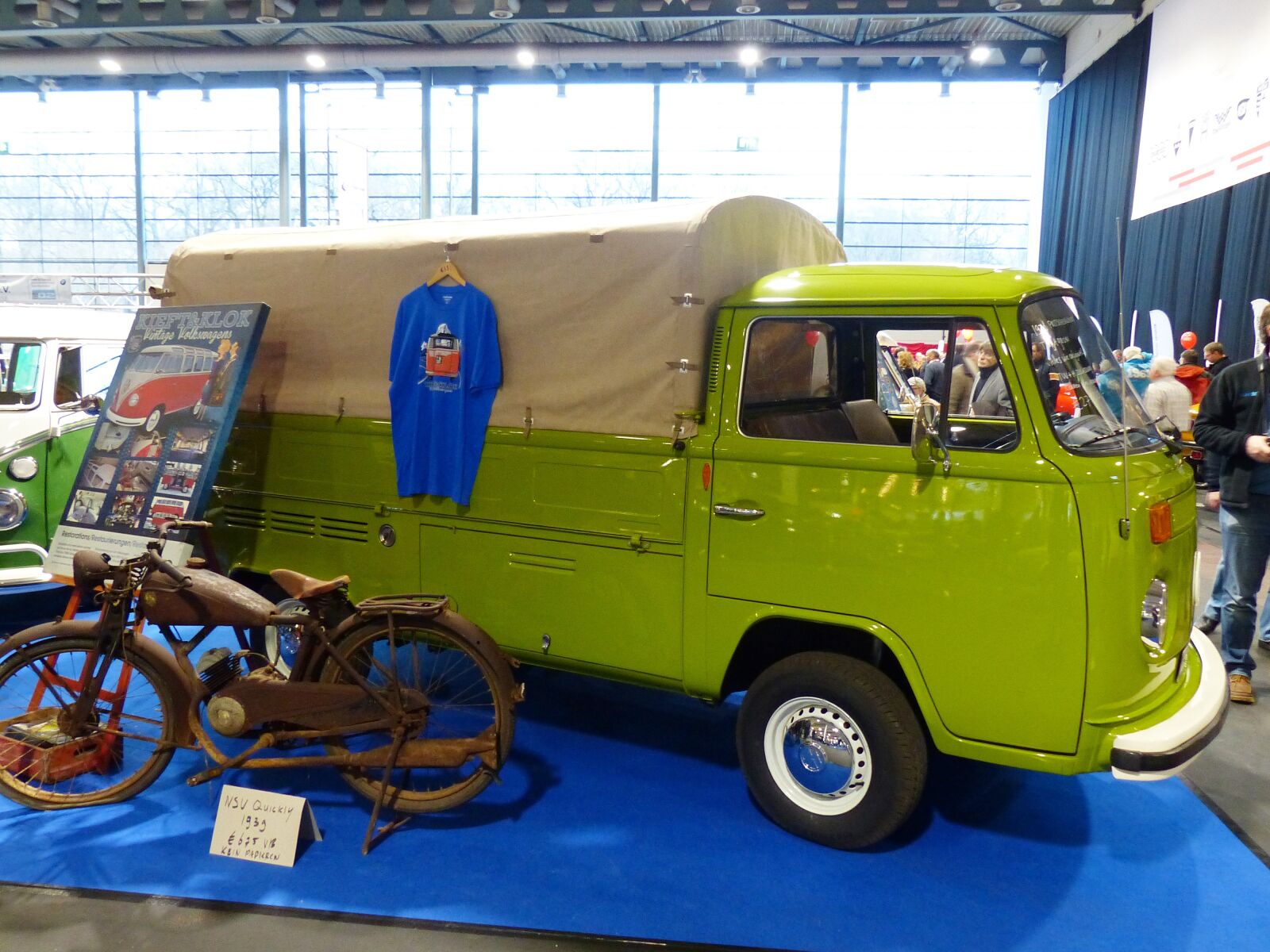 Panasonic Lumix DMC-FZ200 sample photo. Fair, exhibition, oldtimer photography
