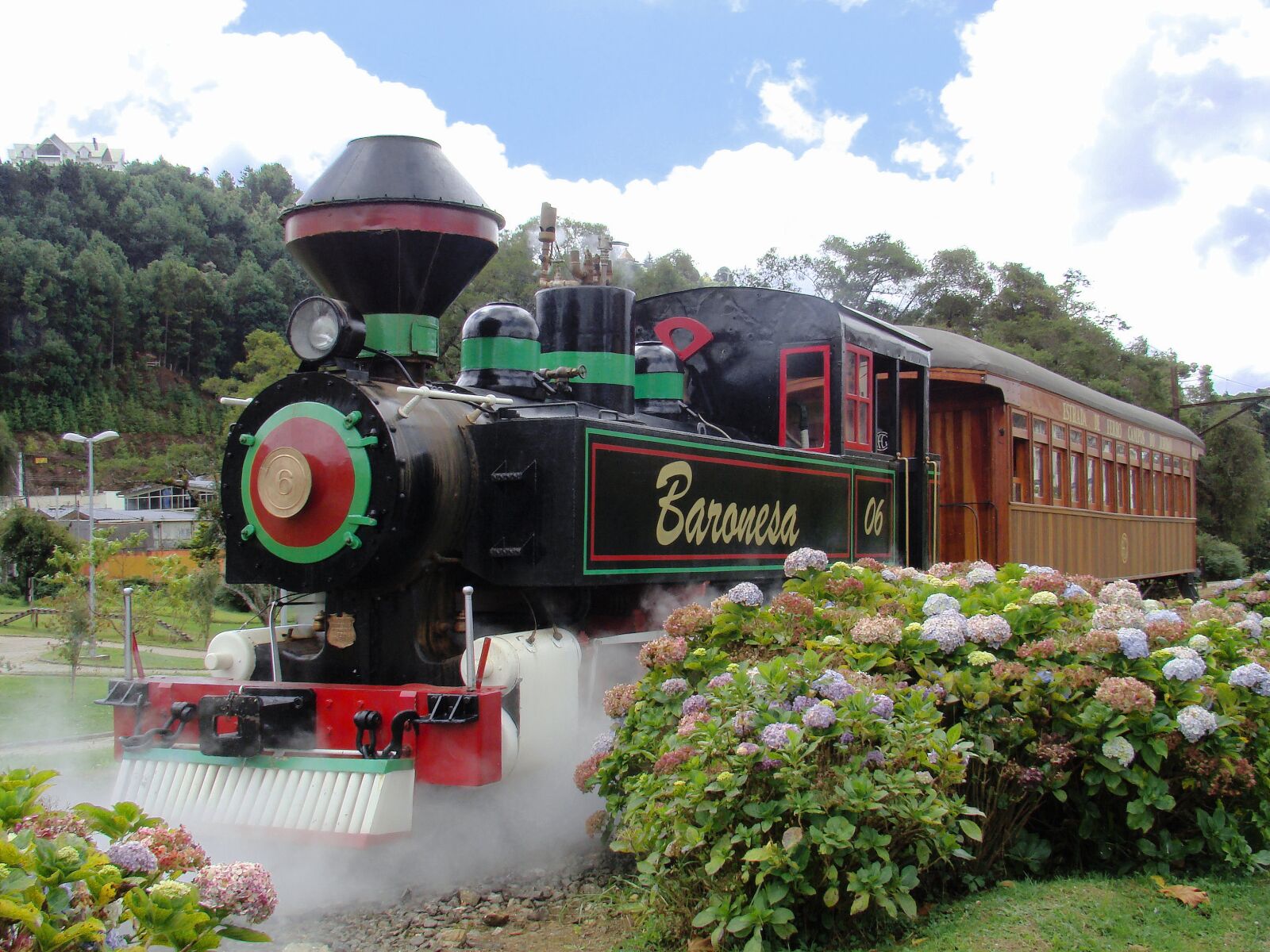 Sony DSC-H9 sample photo. Steam engine, locomotive, train photography