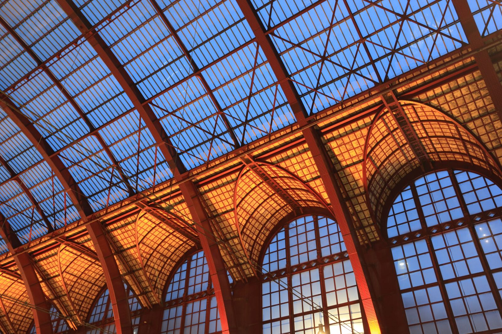 Canon EOS 550D (EOS Rebel T2i / EOS Kiss X4) sample photo. Belgium, antwerp, station photography