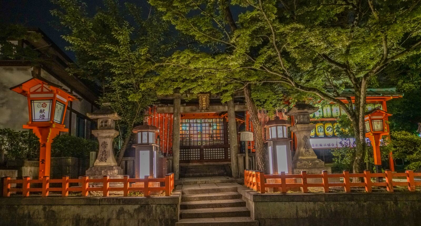 Sony a7R II + Sony FE 24-240mm F3.5-6.3 OSS sample photo. Kyoto, japan, gion photography