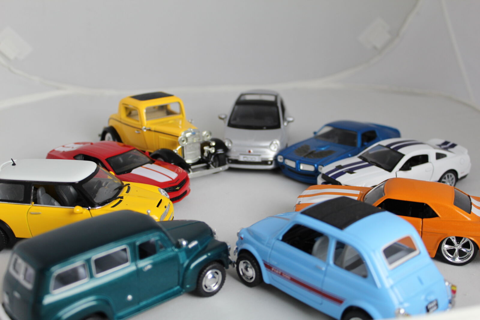 Canon EOS 600D (Rebel EOS T3i / EOS Kiss X5) sample photo. Lots, of, mini, cars photography