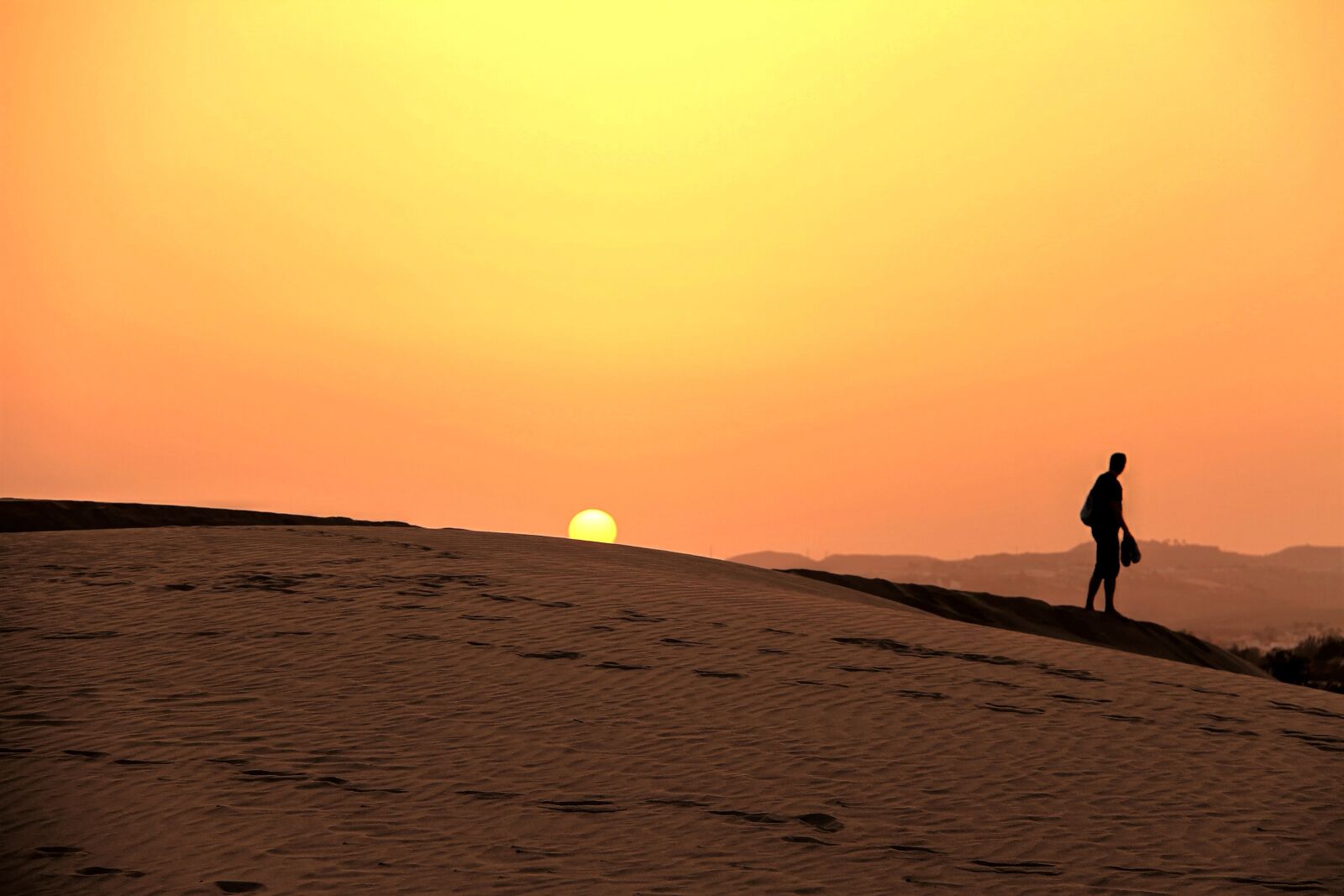 Canon EF-S 18-200mm F3.5-5.6 IS sample photo. Desert, sunset, sand photography