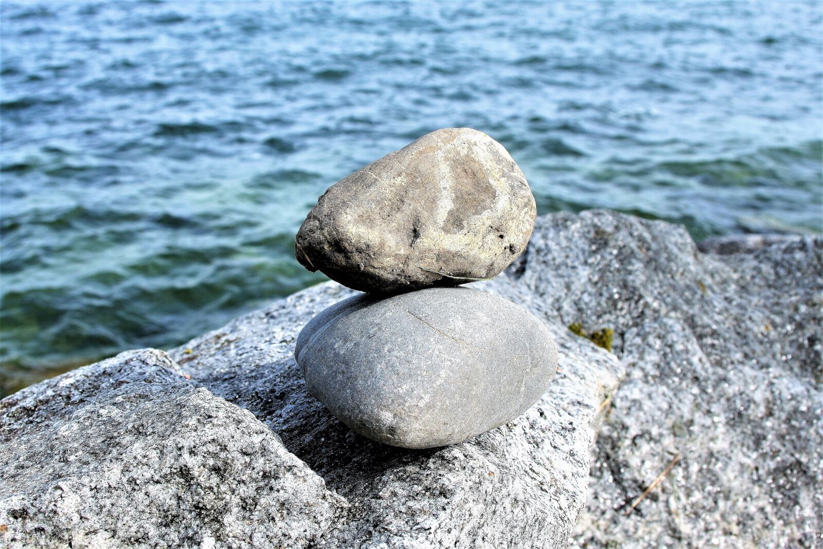 Canon EOS 400D (EOS Digital Rebel XTi / EOS Kiss Digital X) sample photo. Lake, bodensee, rocks stones photography