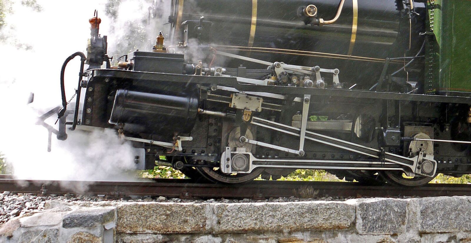 Panasonic Lumix DMC-G1 sample photo. Steam locomotive, engine, rack photography