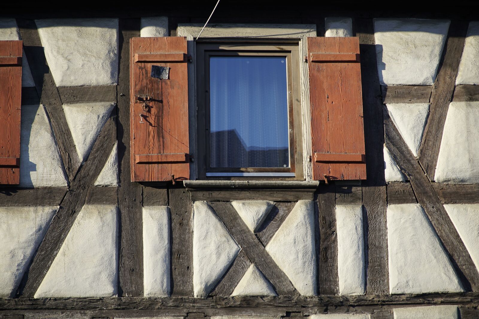 Sony a7R II + Sony E PZ 18-105mm F4 G OSS sample photo. Timber, house, medieval photography