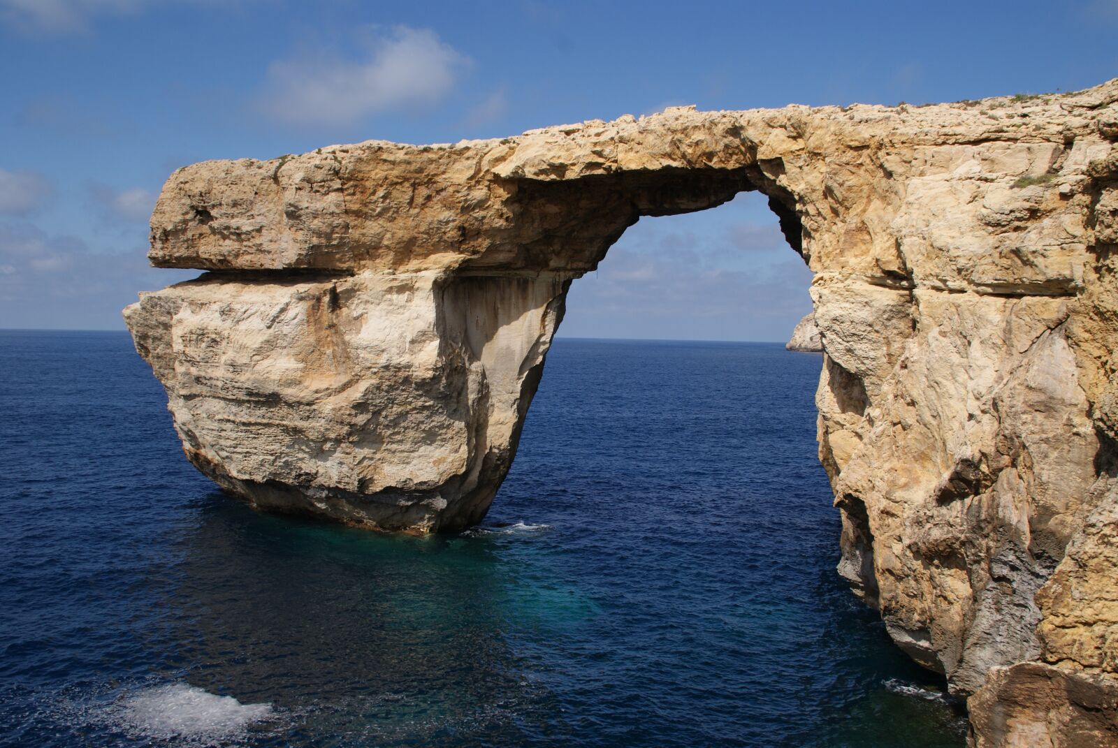 Sony Alpha DSLR-A200 sample photo. Malta, holiday, sea photography