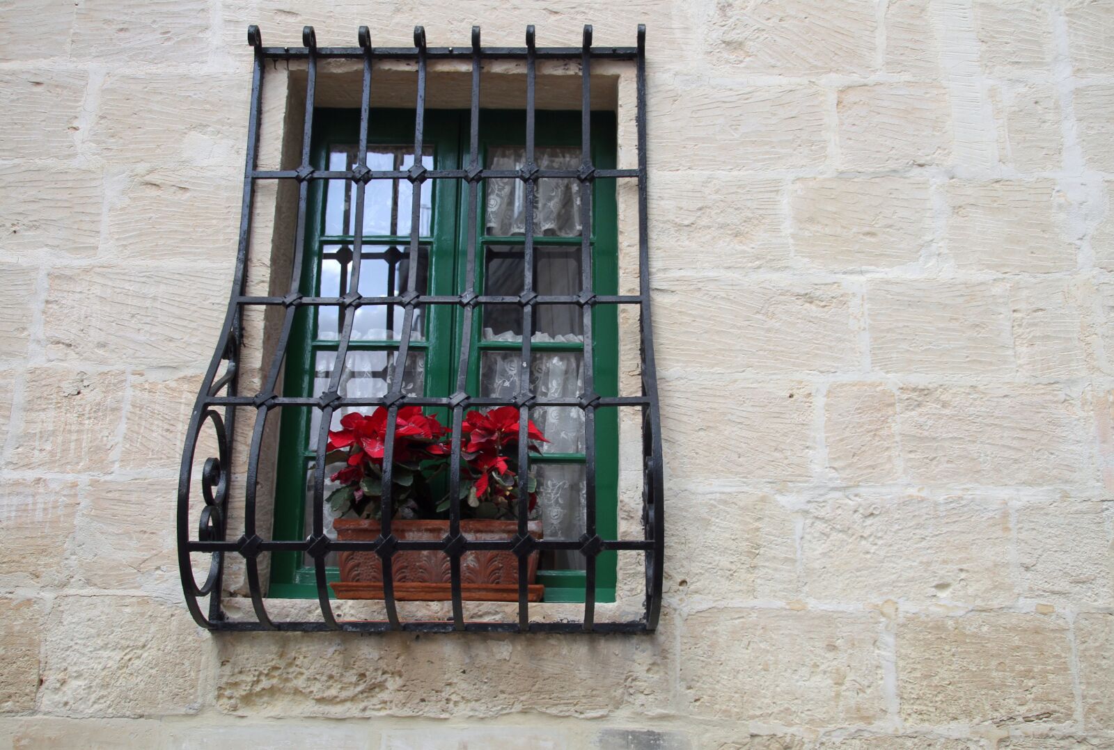 Canon EOS 7D sample photo. Window, old, house photography
