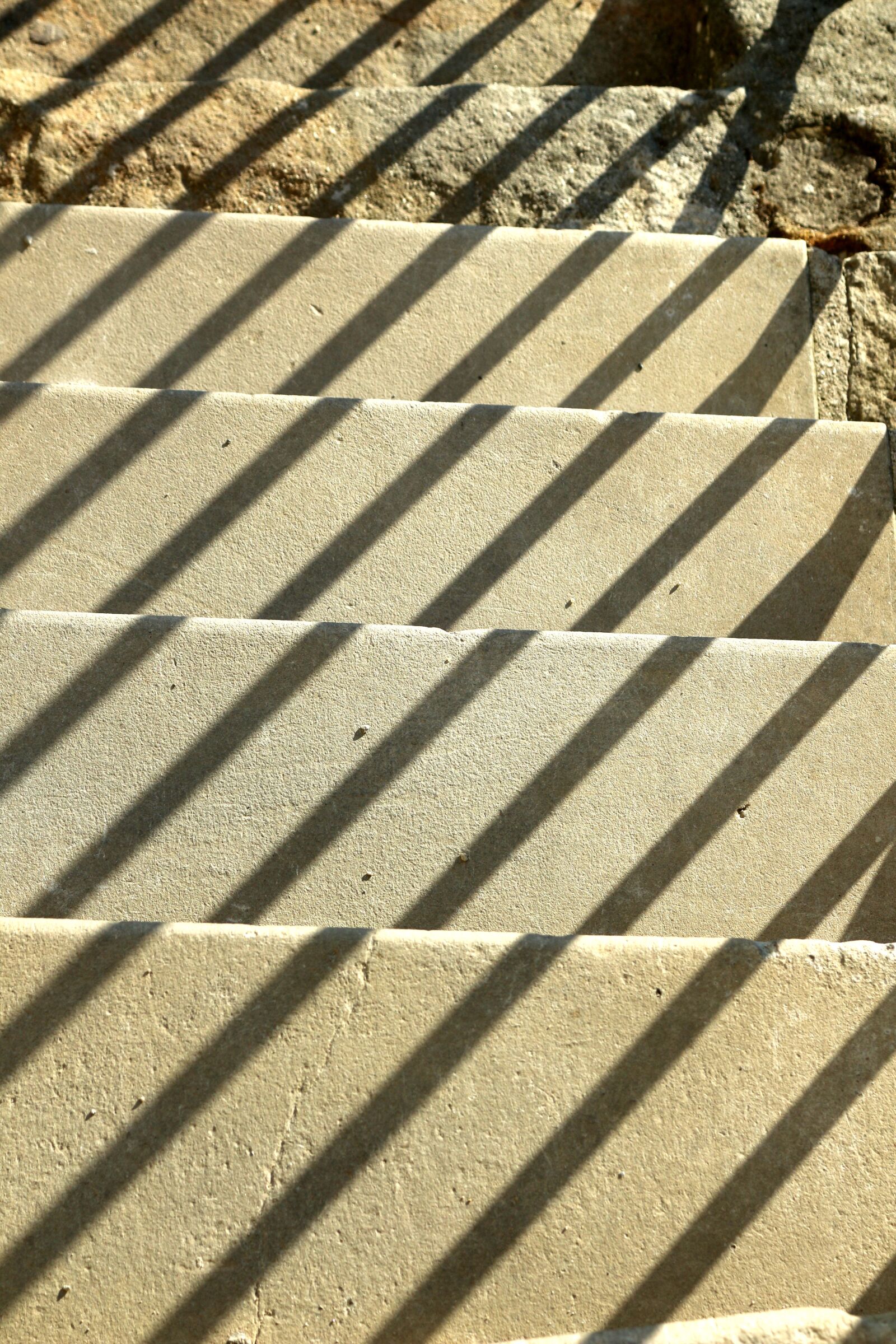 Canon EOS 700D (EOS Rebel T5i / EOS Kiss X7i) sample photo. Stairs, gradually, shadow photography