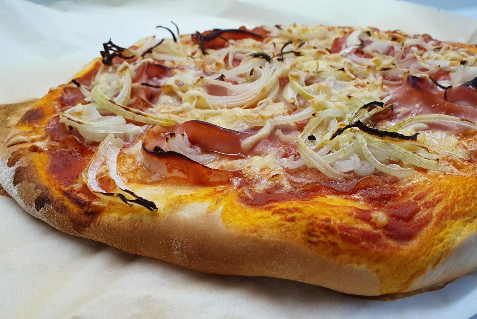 Samsung Galaxy S10+ sample photo. Pizza, homemade, pizza dough photography