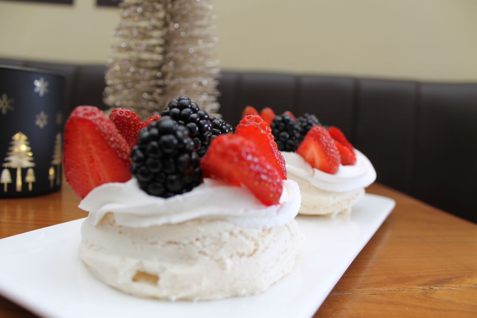 Canon EOS 1100D (EOS Rebel T3 / EOS Kiss X50) sample photo. Pavlova, cake, dessert photography