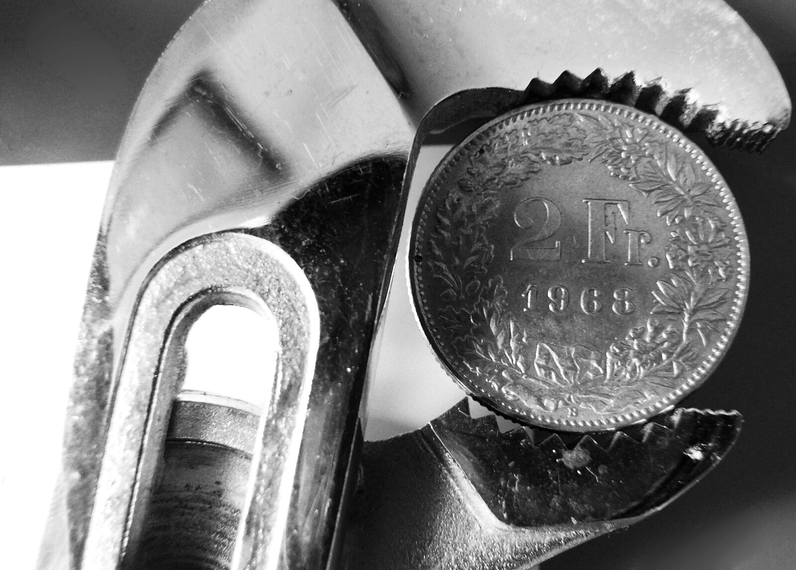 Leica V-LUX 1 sample photo. Swiss francs, switzerland, money photography