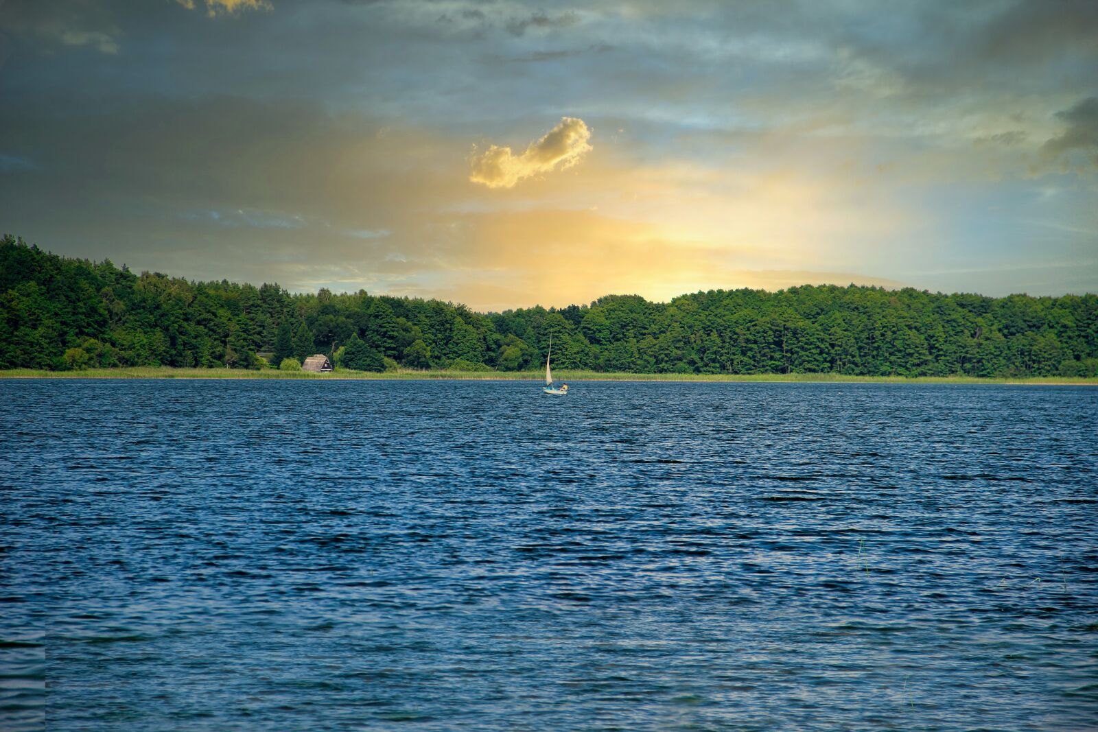 Canon EF-S 18-135mm F3.5-5.6 IS sample photo. Lake, water, recovery photography