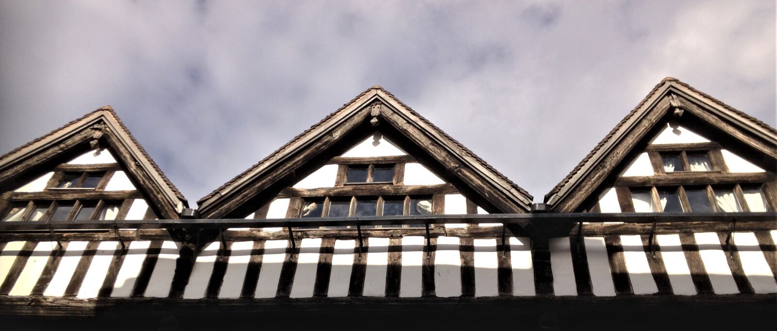 iPhone 5 back camera 4.12mm f/2.4 sample photo. Sky, architecture, building photography