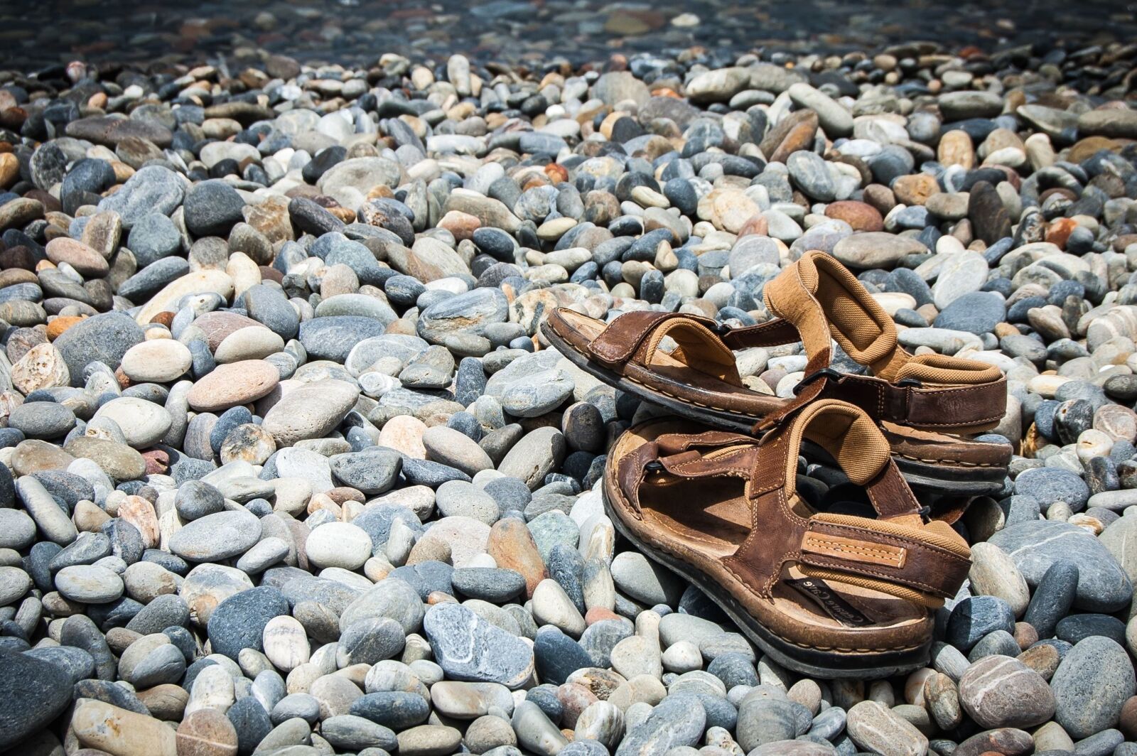 Nikon D40 sample photo. Stone, sandal, footwear, summer photography