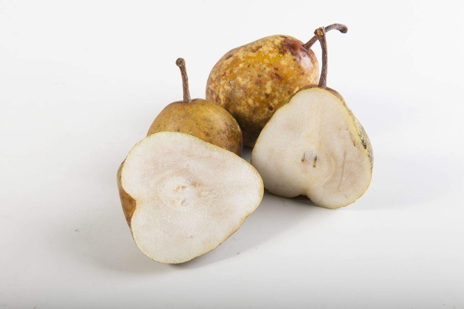 Nikon D3X sample photo. Pears, brown, nature photography