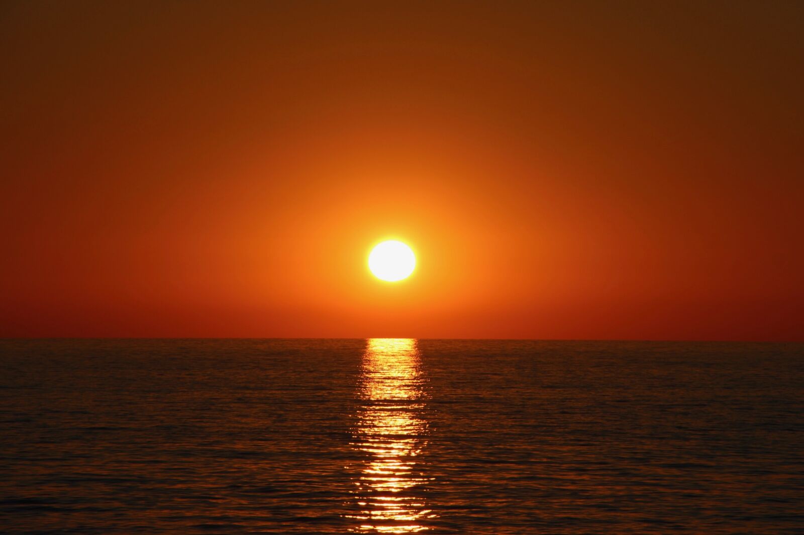 Canon EOS 600D (Rebel EOS T3i / EOS Kiss X5) sample photo. Sunset, sun, dawn photography