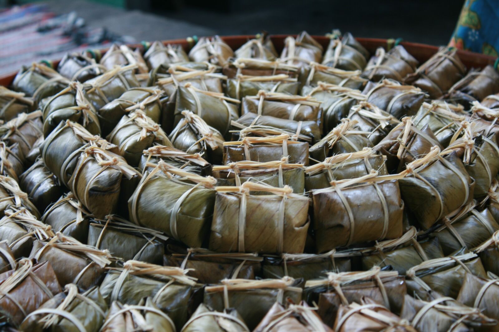 Canon EOS 400D (EOS Digital Rebel XTi / EOS Kiss Digital X) sample photo. Bananas with sticky rice photography