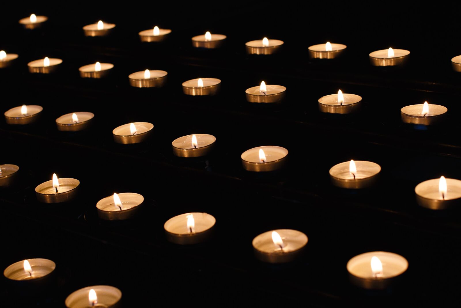 Canon EOS 100D (EOS Rebel SL1 / EOS Kiss X7) sample photo. Candle, wax, flame, lighting photography