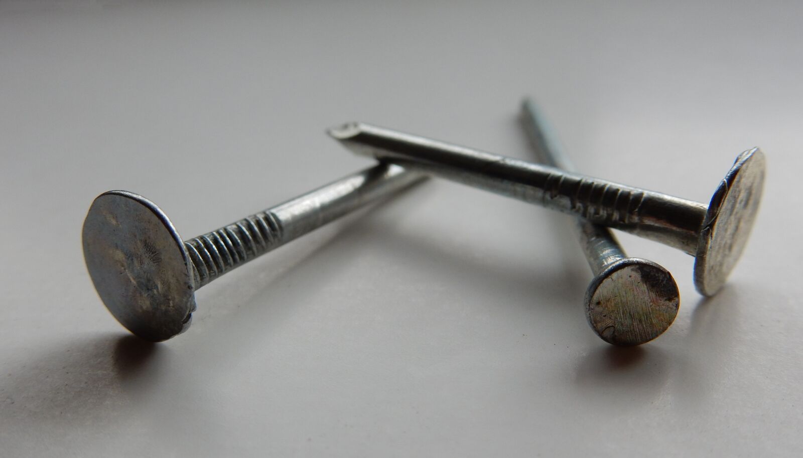 Nikon Coolpix S9900 sample photo. Carpentry, close-up, nails photography