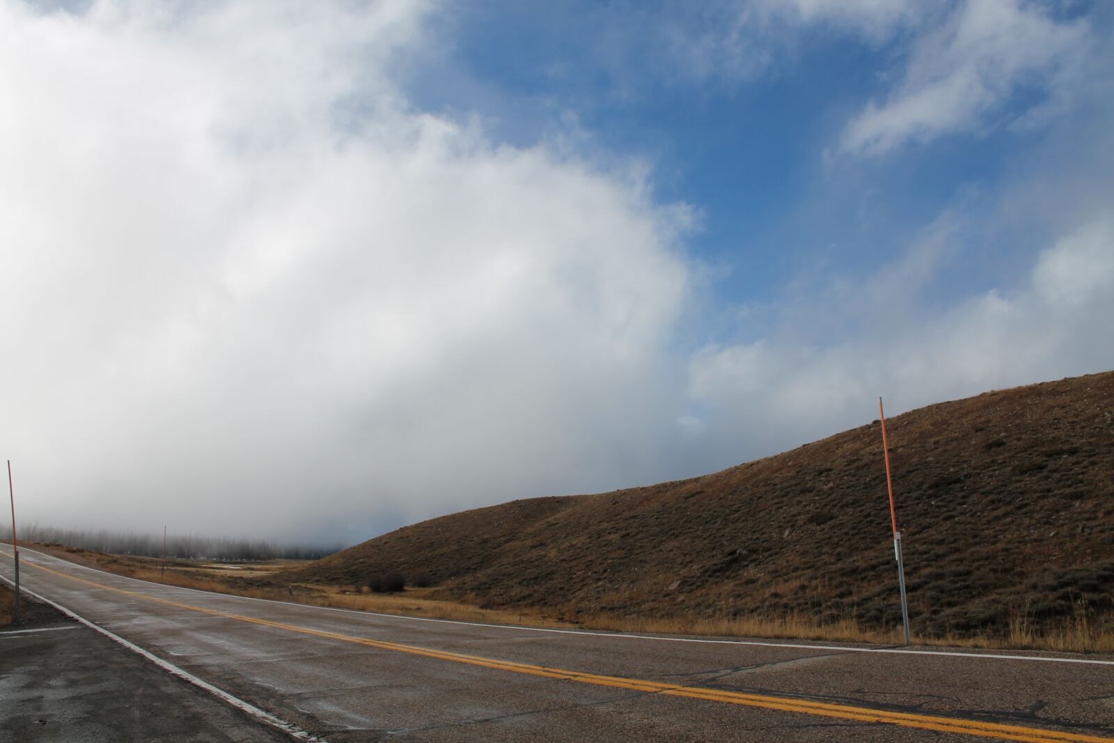 Canon EOS 1100D (EOS Rebel T3 / EOS Kiss X50) sample photo. Cloud, mountain, road photography