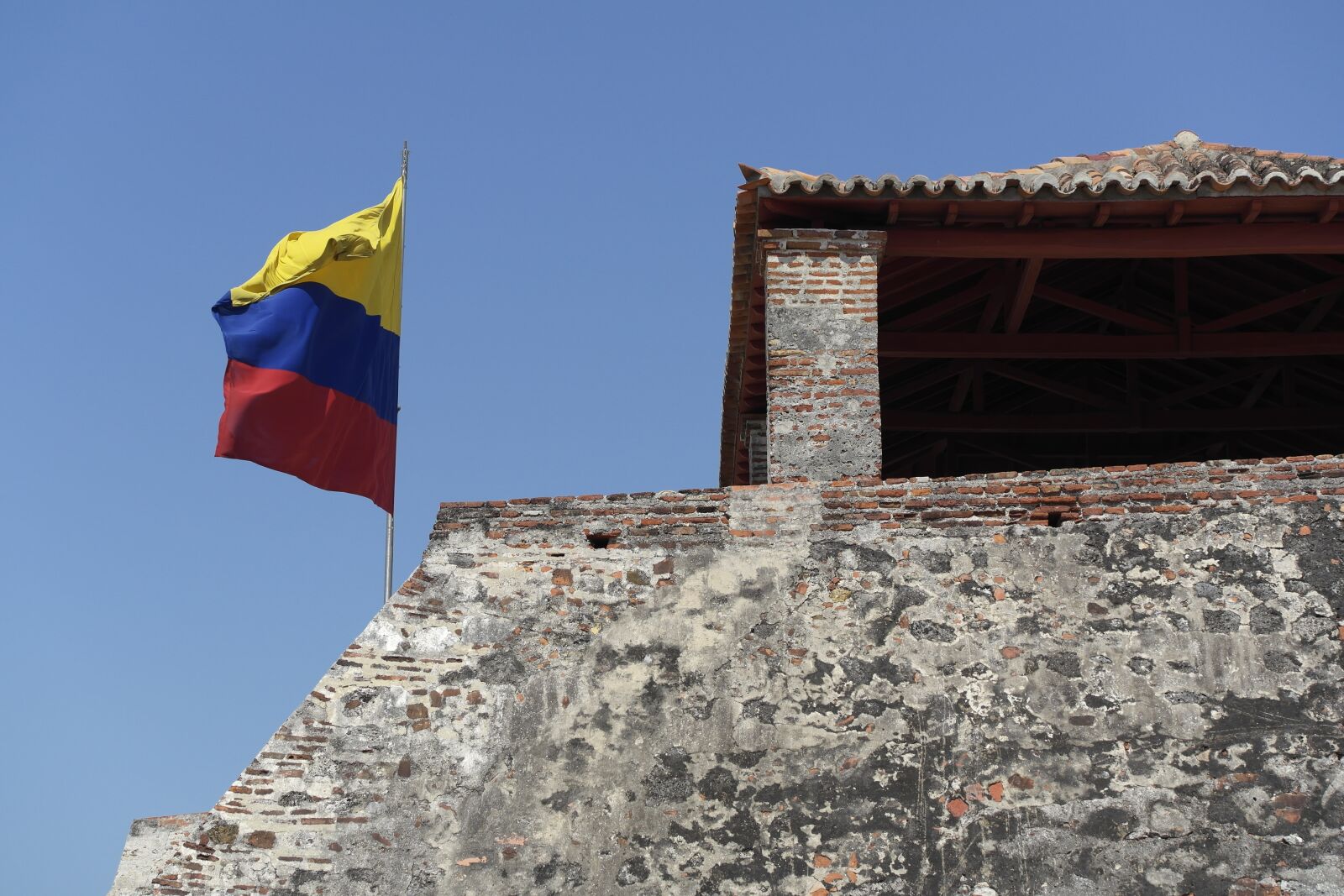 Samsung NX1000 sample photo. Castle, caribbean, colonial photography