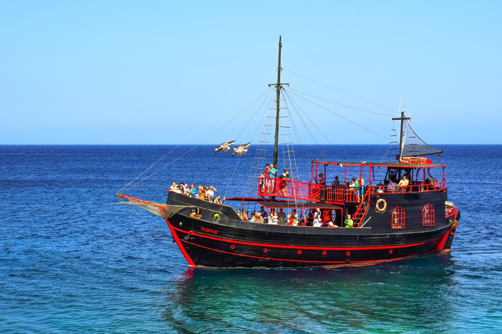 Nikon D3300 sample photo. Cruise boat, tourism, leisure photography