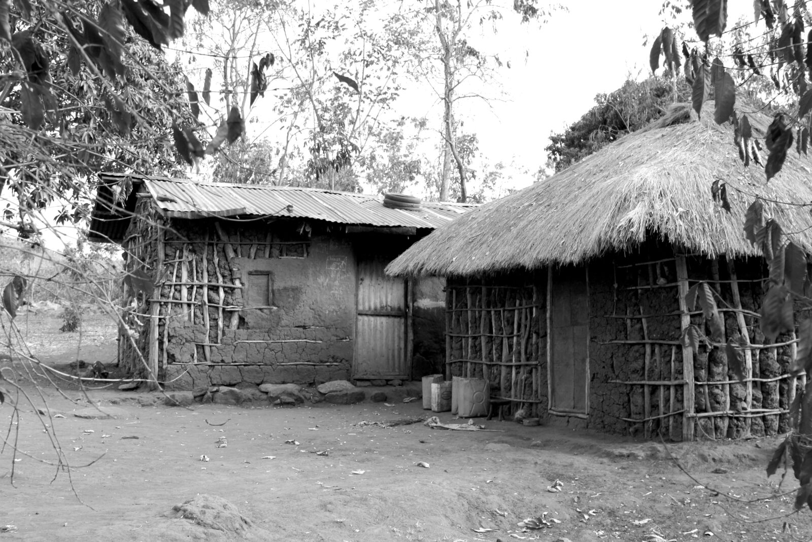 Canon EOS 650D (EOS Rebel T4i / EOS Kiss X6i) + Canon EF 24-105mm F4L IS USM sample photo. African home, uganda, village photography