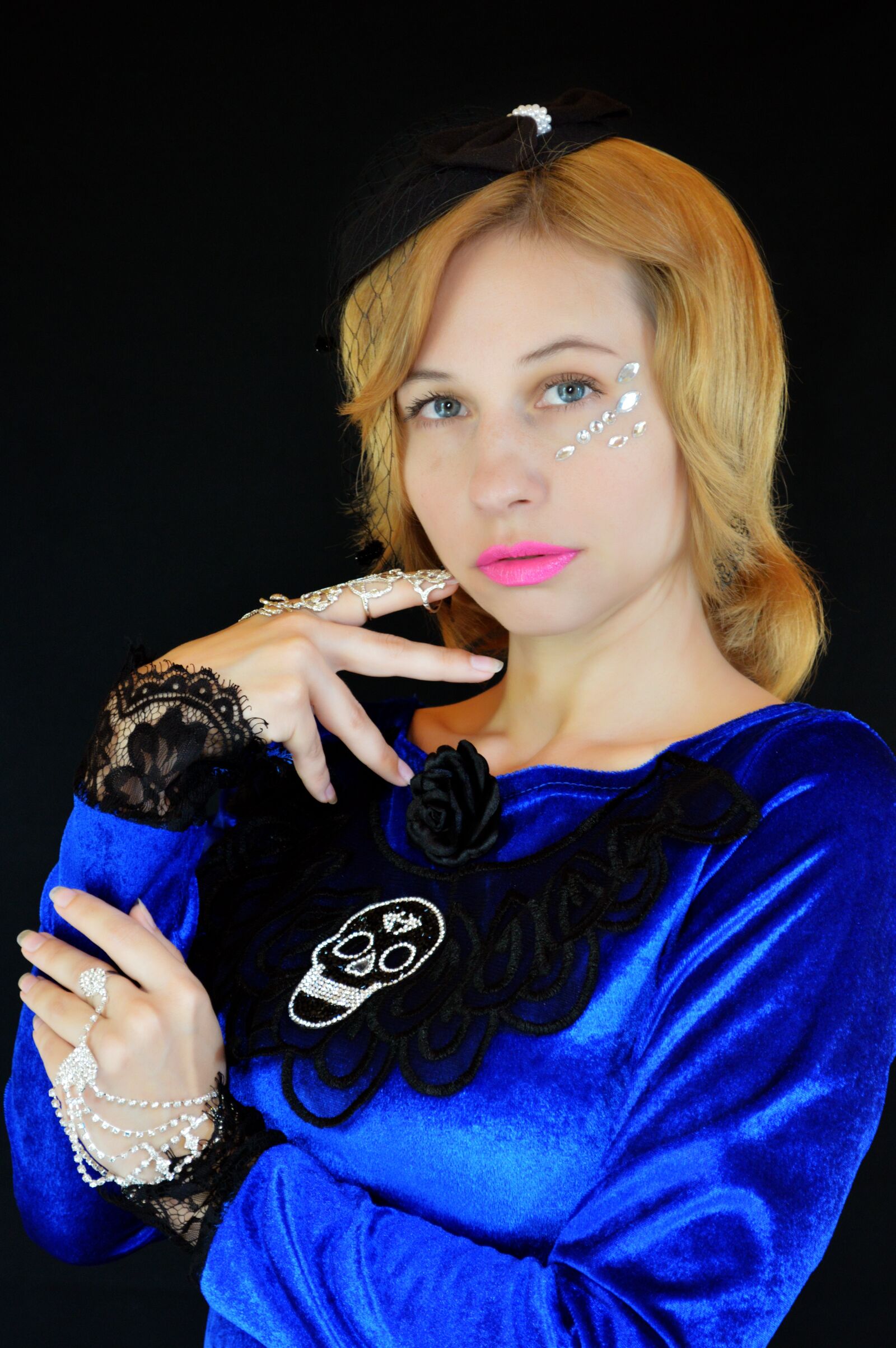Nikon D3200 sample photo. Gothic, retro, vintage photography