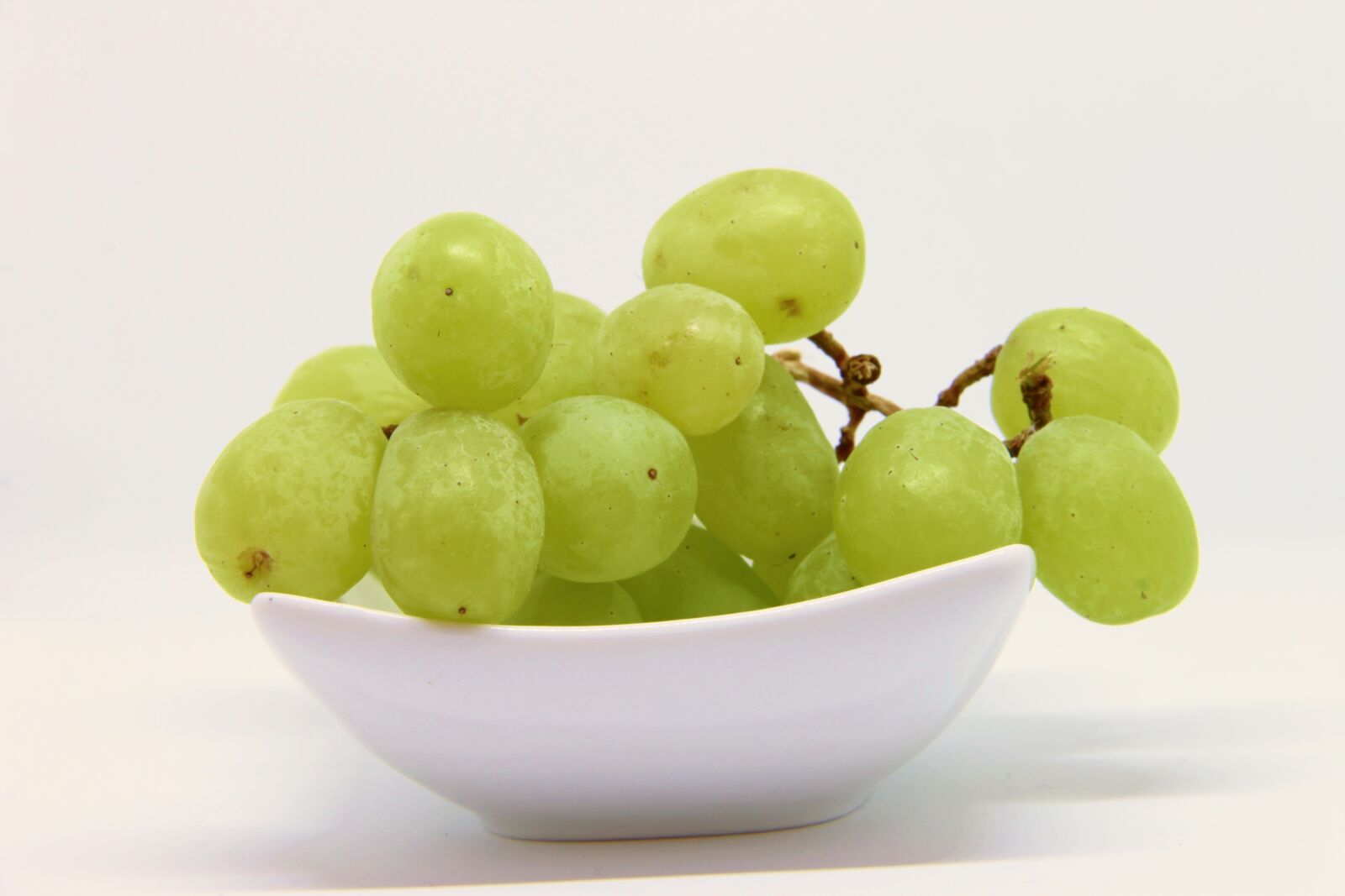 Canon EOS 1100D (EOS Rebel T3 / EOS Kiss X50) sample photo. Grapes, green, fruit photography