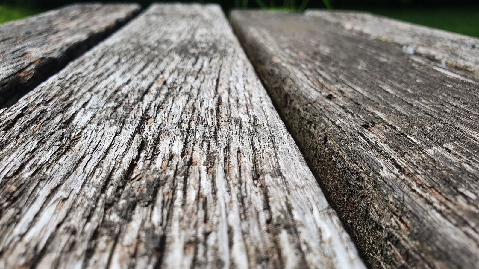 Samsung Galaxy S10 sample photo. Wood, bank, texture photography