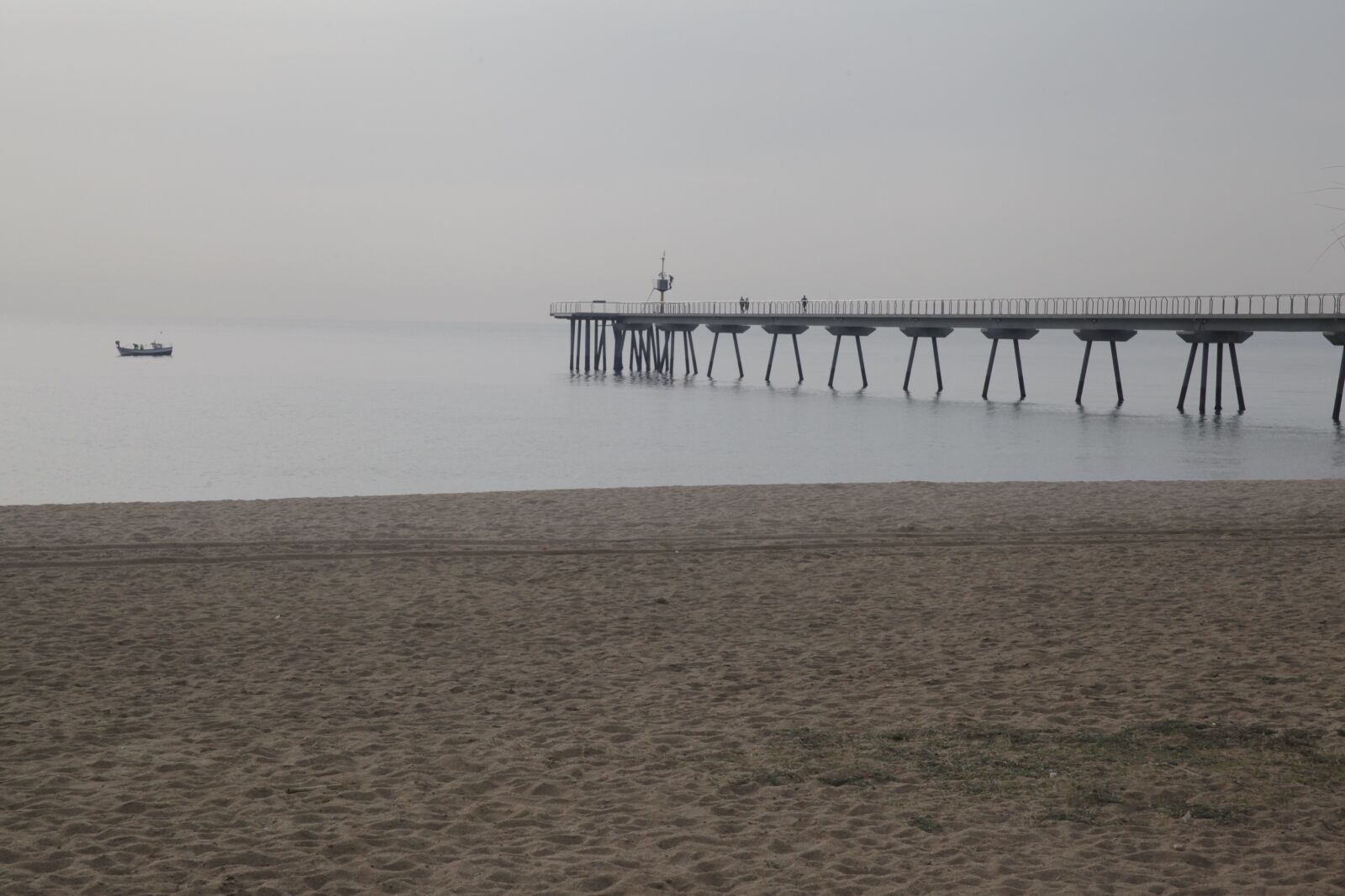 Canon EOS 5D Mark II sample photo. Spring, badalona, sand photography