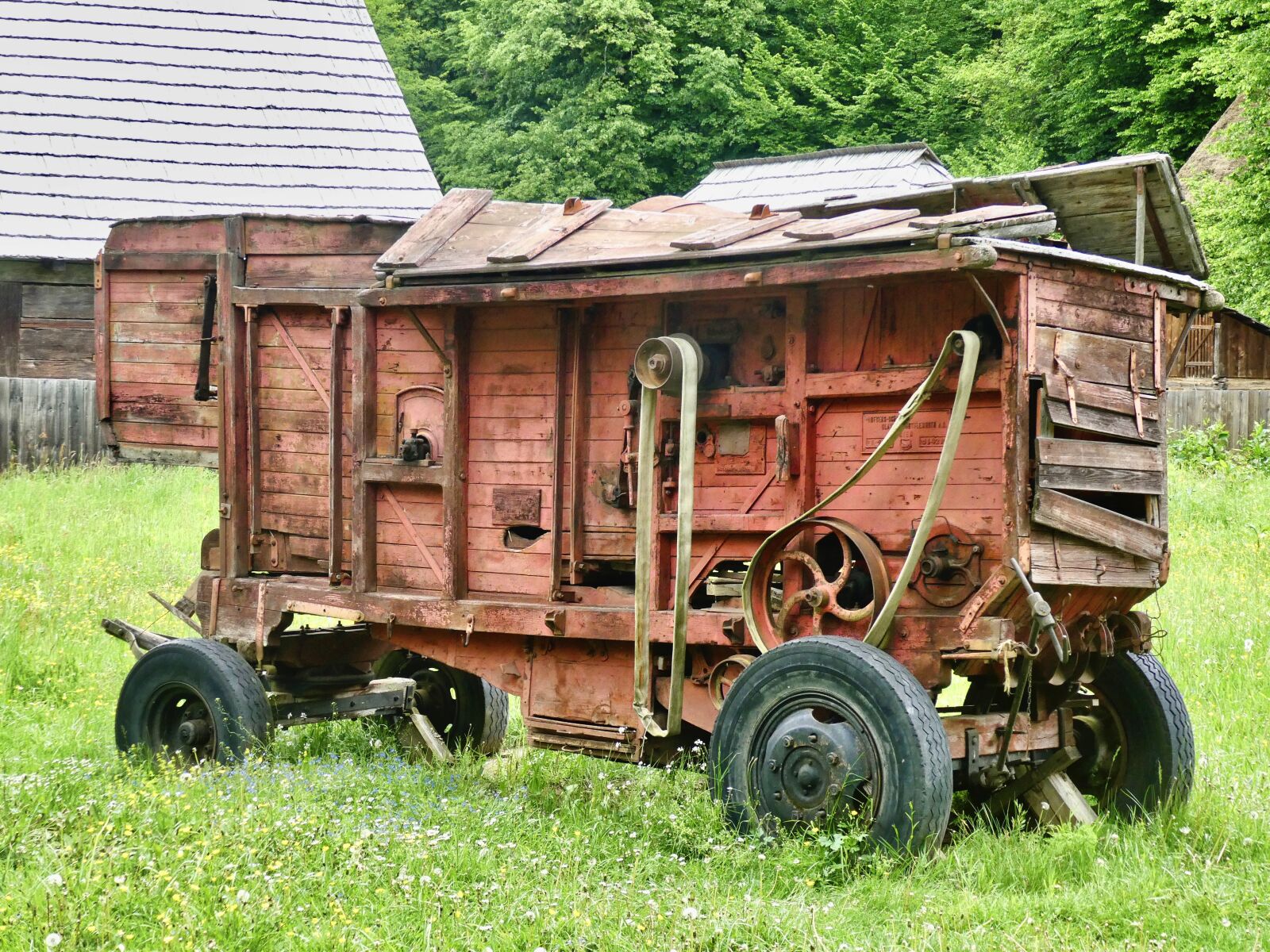 Panasonic Lumix DC-ZS70 (Lumix DC-TZ90) sample photo. Machine, farming, reaper photography