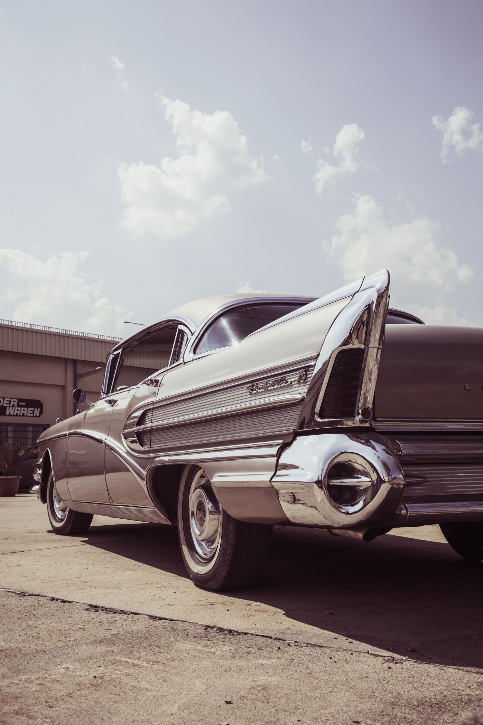 Canon EOS 5D sample photo. Oldtimer, chrome, vintage photography