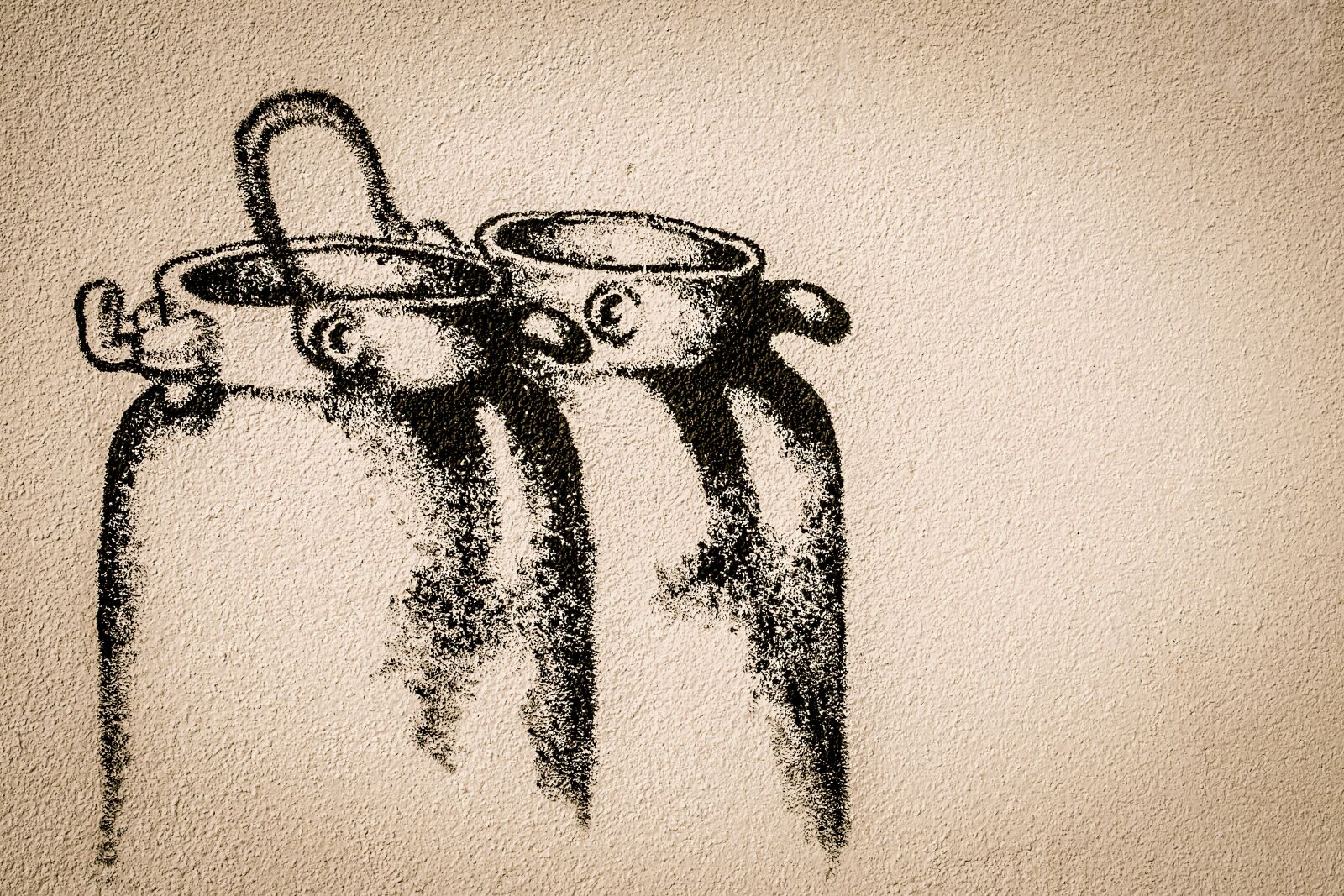 Fujifilm XF 55-200mm F3.5-4.8 R LM OIS sample photo. Graffiti, milk cans, pot photography