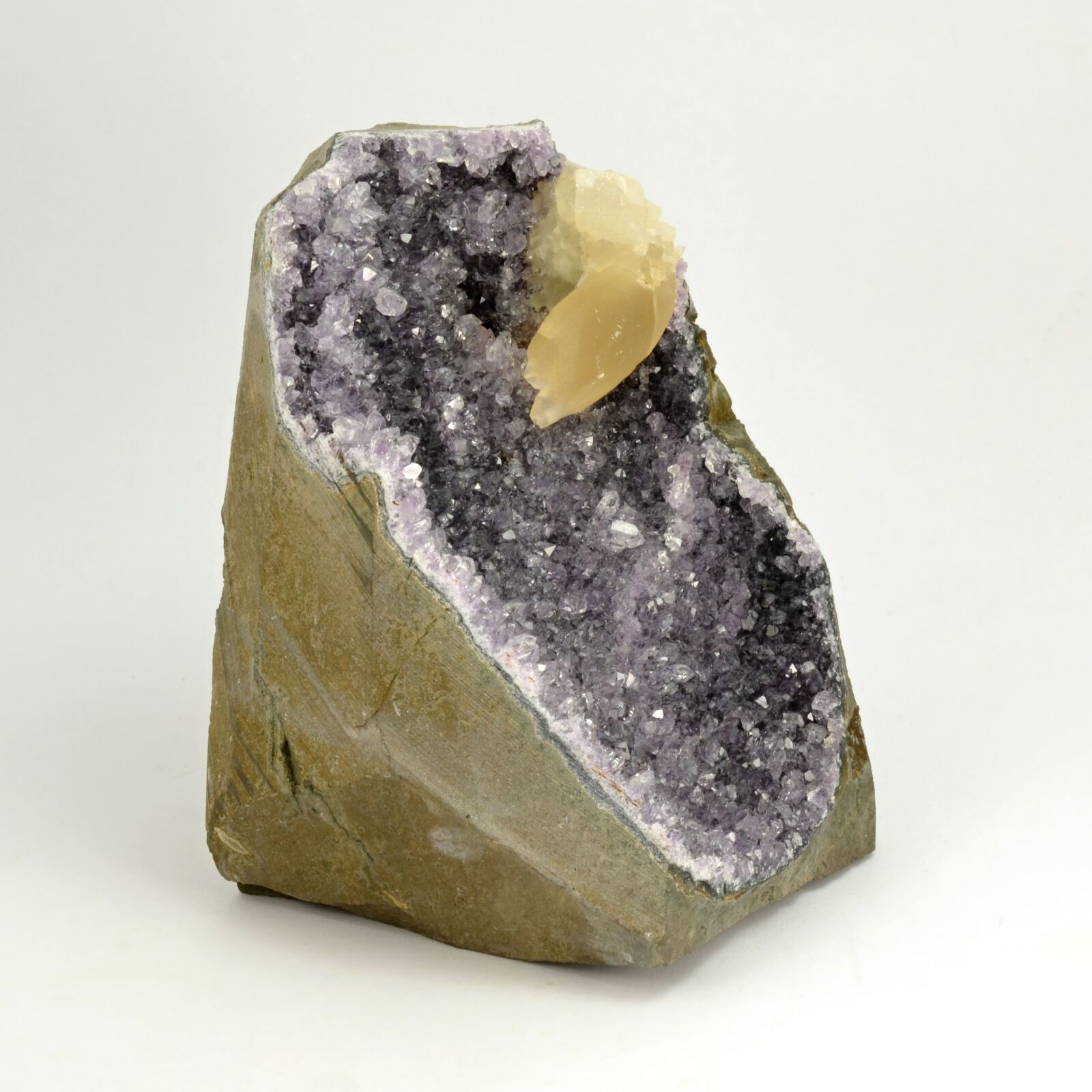 Nikon D3100 sample photo. Amethyst, precious stones, stone photography